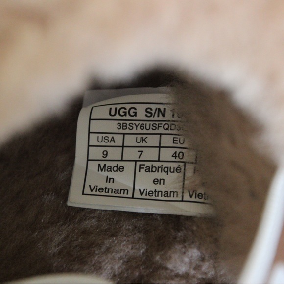 UGG Fluff Yeah slippers - Picture 3 of 3